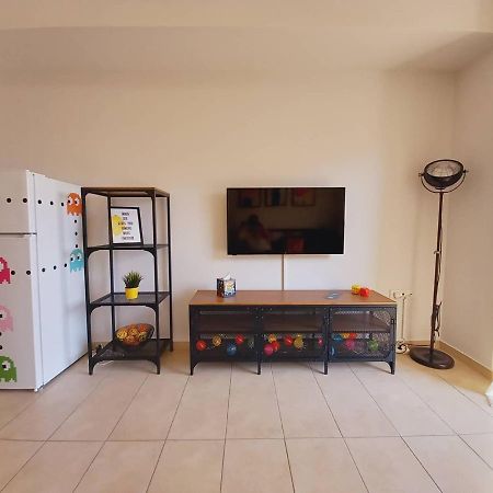 Popart -Spacious 3Rdfl 1Bdr W/Balcony/View Διαμέρισμα Αθήνα Εξωτερικό φωτογραφία